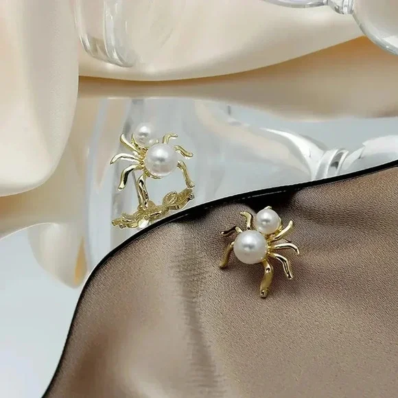 Faux Pearl Halloween Spider Earrings Personalized Creative Gold Tone - Picture 3 of 5